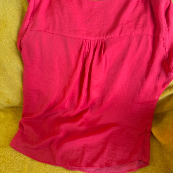 Red top - Picture 6 of 6